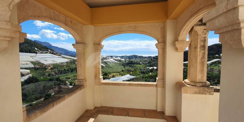 Country villa for sale in Polop 