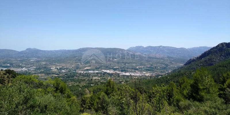 Zonnige landhuizen te koop in Muro de Alcoy, een heerlijke plek om te ontspannen in de Sierra de Mariola