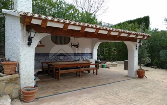 Imagining a barbecue and pool plan for this summer? Then you will love our villas for sale in Cocentaina