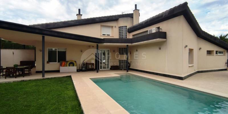 Villa for sale in Alcoy 