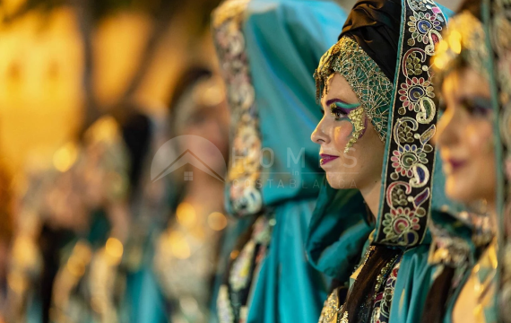 ​Tradition and emotion: discover the magic of the Moors and Christians festivals in Alcoy and other fascinating customs
