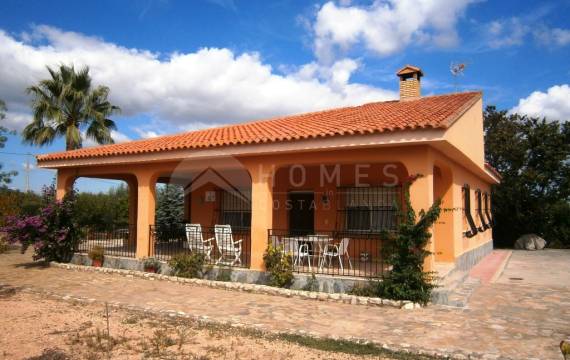 Vende tu casa de campo en Albaida: reformas que aumentan su valor