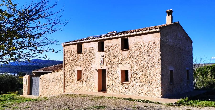 Traditional farmhouse for sale in Bocairent