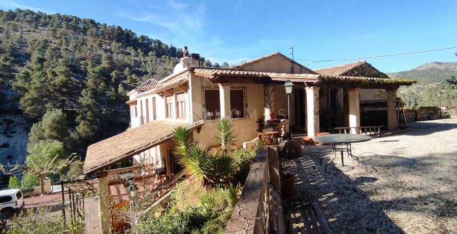 Te koop - Finca - Alcoy