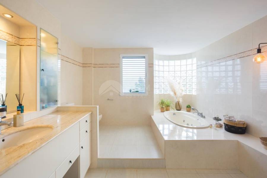 Venta - Chalet - Denia