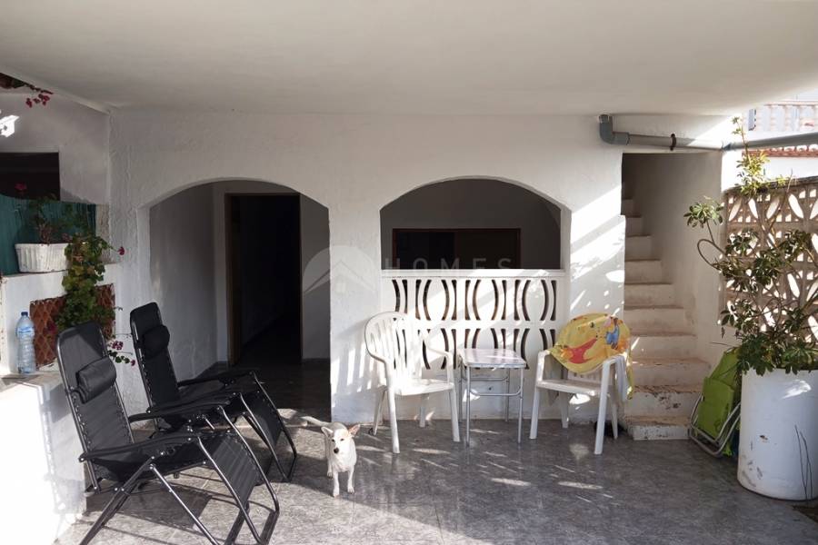 Te koop - Halfvrijstaande Woning - Oliva