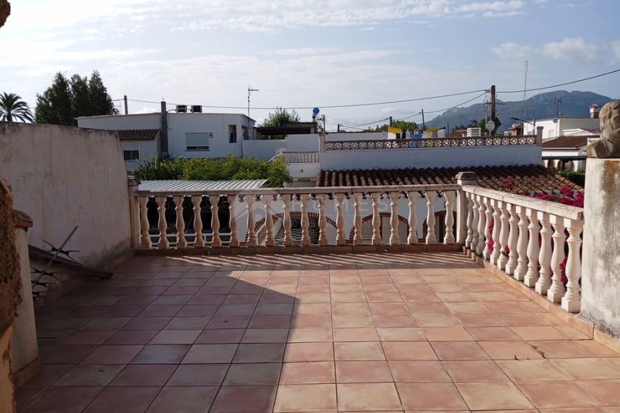 Te koop - Halfvrijstaande Woning - Oliva