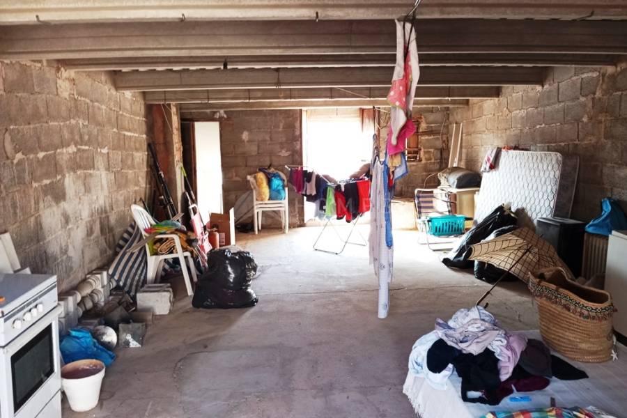 Te koop - Halfvrijstaande Woning - Oliva