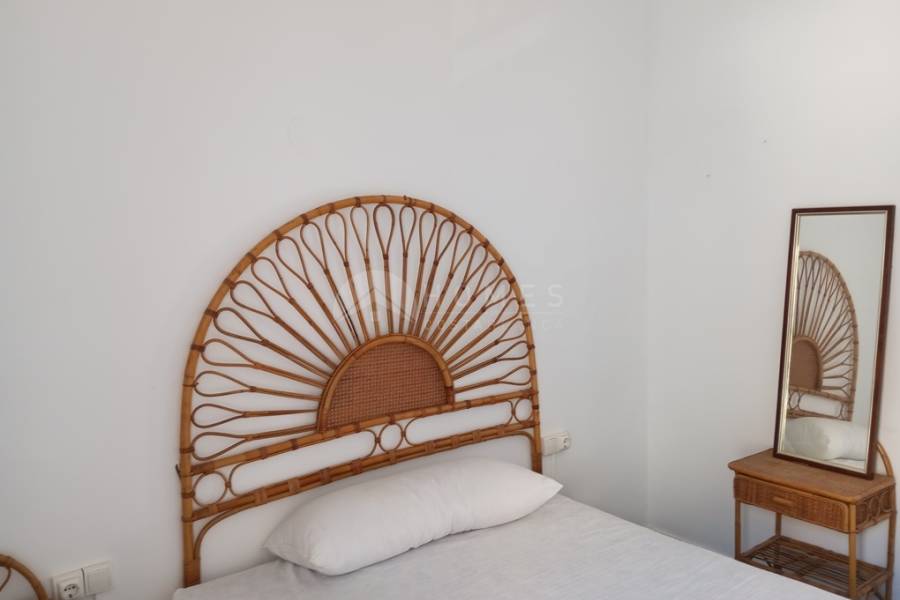 Venta - Chalet Pareado - Denia